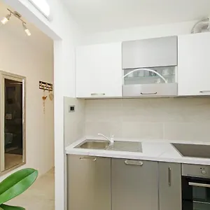 Apartment Symphony Garden: Modern, New