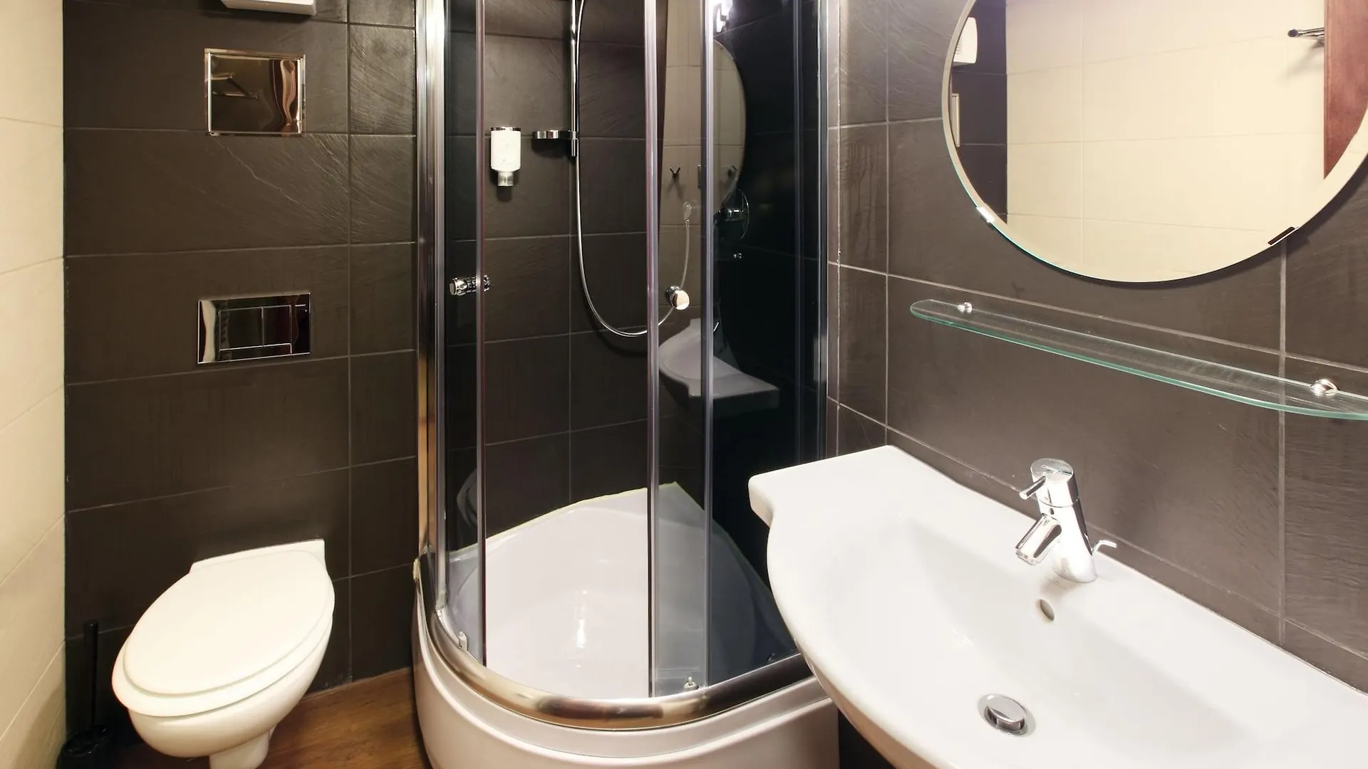 פראג Boat Hotel Matylda ספינת מלון
